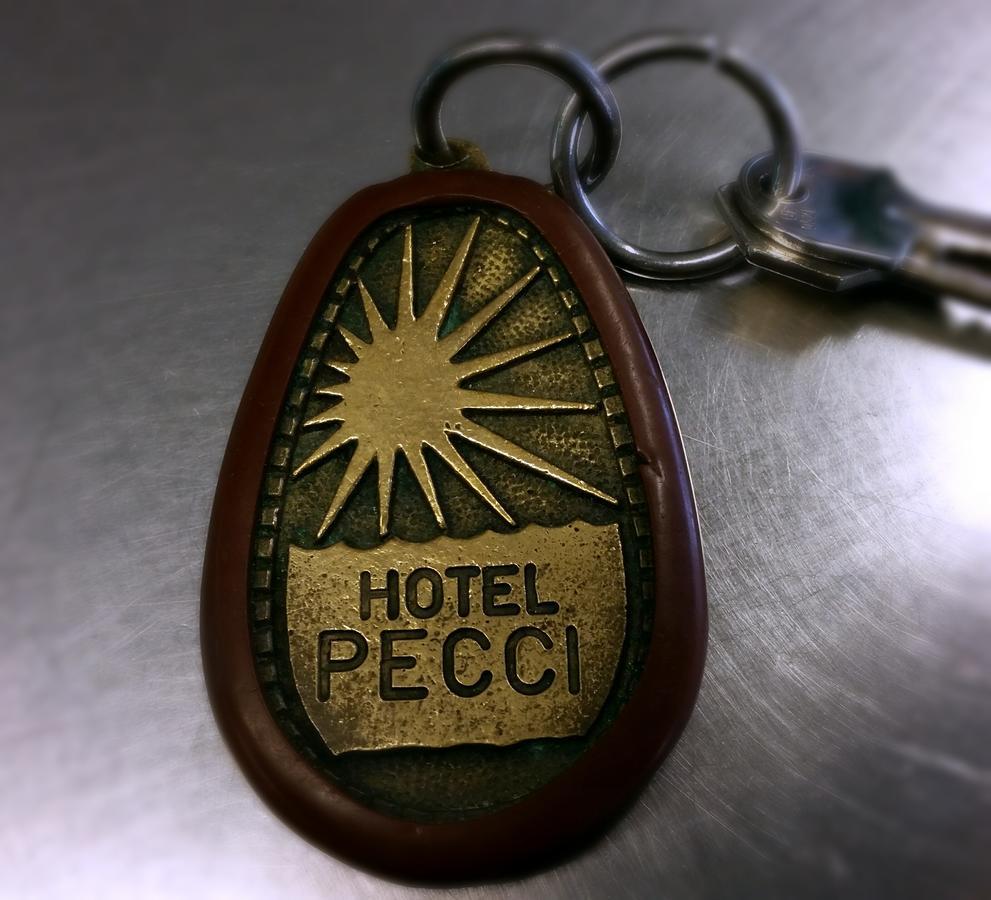 Hotel Pecci リミニ エクステリア 写真